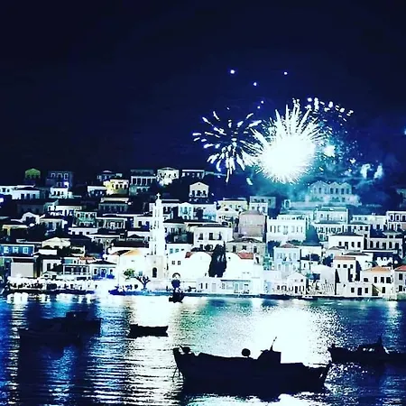 公寓 House Galini Chalki Town